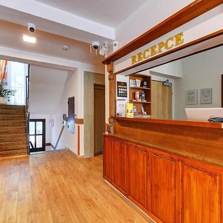 Hotel Adler Ceske Budejovice Esterno foto