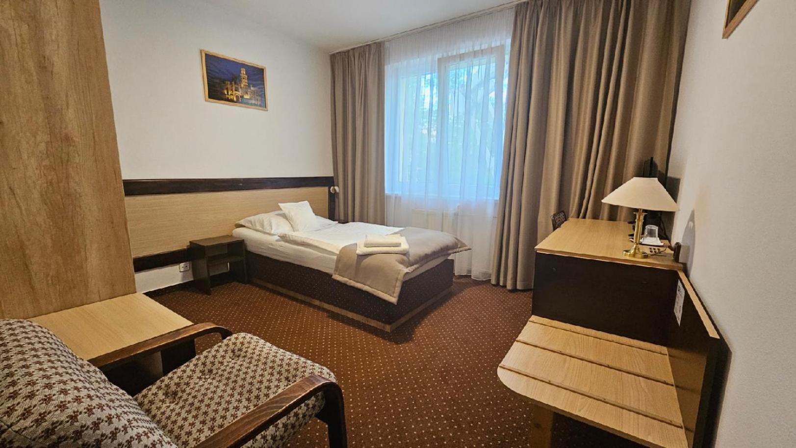 Hotel Adler Ceske Budejovice Esterno foto