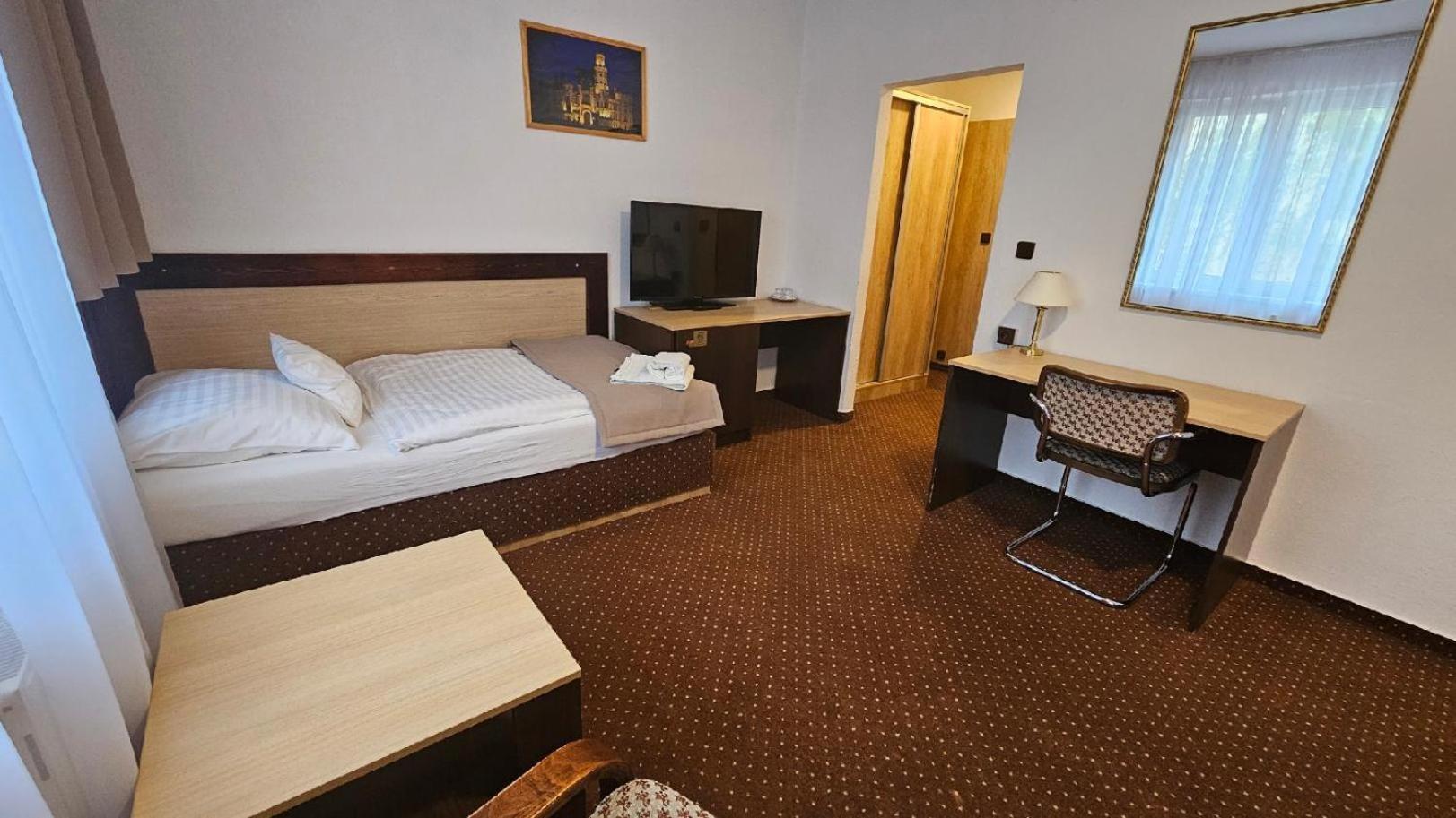 Hotel Adler Ceske Budejovice Esterno foto